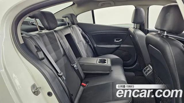 Renault-KoreaSamsung Fluence 2015 thumb 12