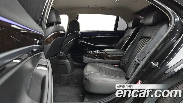 Genesis G90 2019 thumb 10