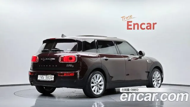 MINI Clubman 2017 thumb 2