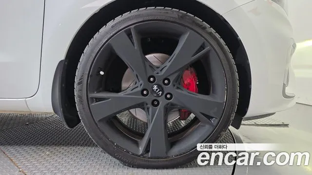 Kia Carnival 2020 thumb 5