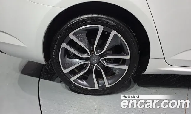 Renault-KoreaSamsung Megane 2016 thumb 5