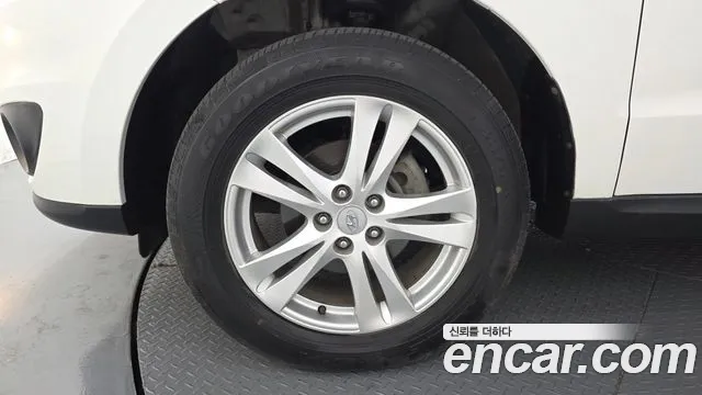 Hyundai Santa Fe 2010 thumb 5