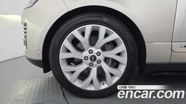 Land Rover Range Rover 2019 thumb 5