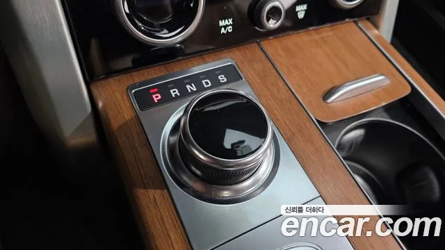 Land Rover Range Rover 2019 thumb 9