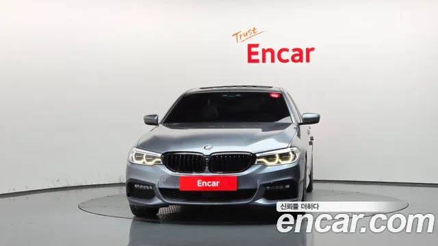 BMW 5-Series 2017 thumb 3