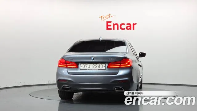 BMW 5-Series 2017 thumb 4