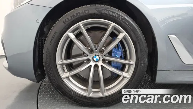 BMW 5-Series 2017 thumb 5