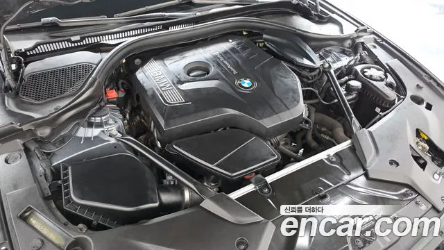BMW 5-Series 2017 thumb 6