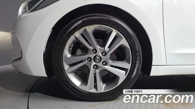 Hyundai Avante 2015 thumb 4