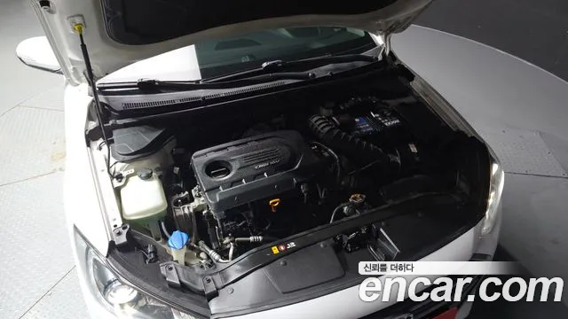 Hyundai Avante 2015 thumb 5