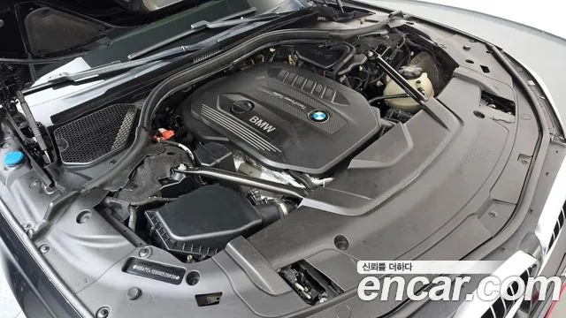 BMW 7-Series 2016 thumb 6