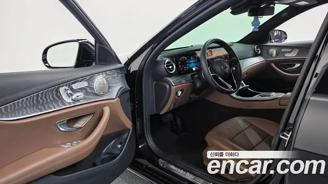 Mercedes-Benz E-Класс 2022 thumb 10