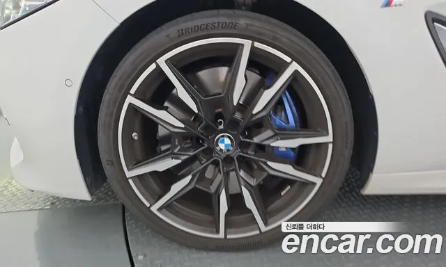 BMW 8-Series 2023 thumb 5