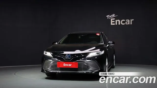 Toyota Camry 2019 thumb 3