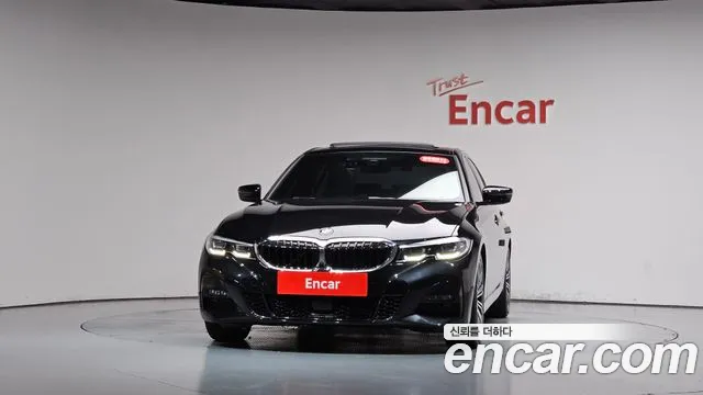 BMW 3-Series 2021 thumb 2