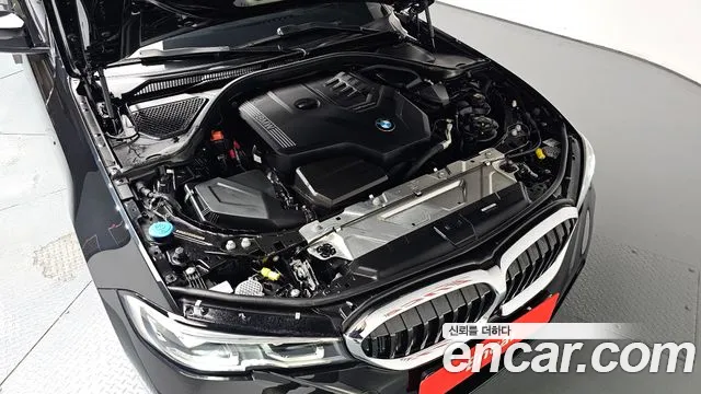 BMW 3-Series 2021 thumb 5