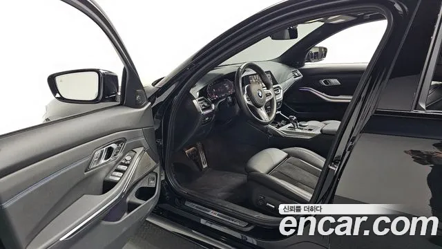 BMW 3-Series 2021 thumb 9