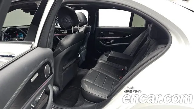 Mercedes-Benz E-Класс 2023 thumb 10