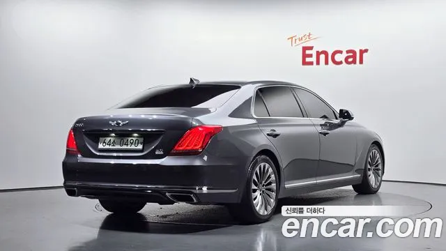 Genesis G90 2016 thumb 2