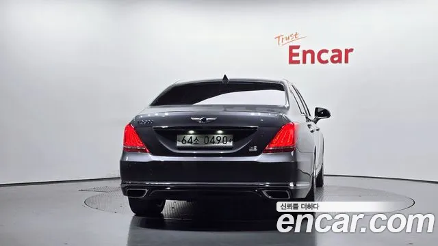 Genesis G90 2016 thumb 4