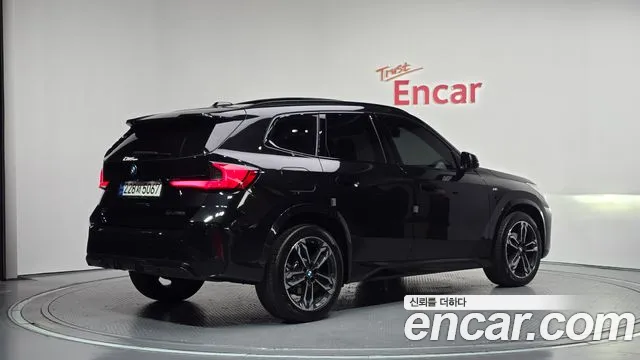 BMW X1 2023 thumb 2