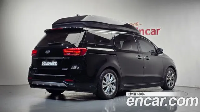 Kia Carnival 2018 thumb 2