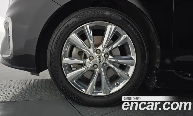 Kia Carnival 2018 thumb 5