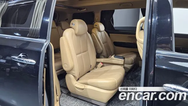 Kia Carnival 2018 thumb 11