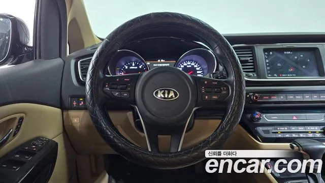 Kia Carnival 2018 thumb 12