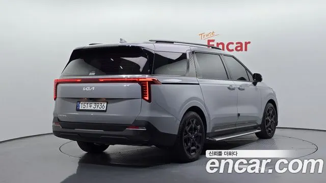 Kia Carnival 2024 thumb 2