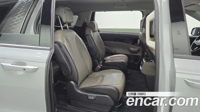 Kia Carnival 2024 thumb 11