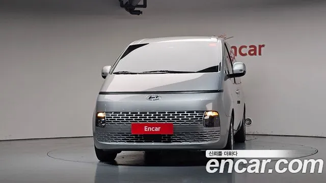 Hyundai Staria 2023 thumb 3