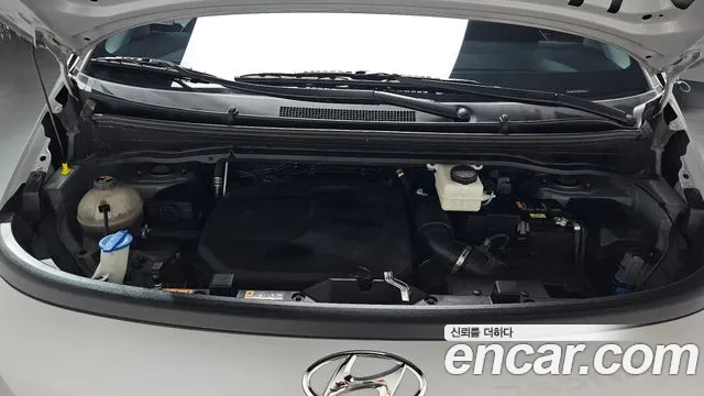 Hyundai Staria 2023 thumb 6