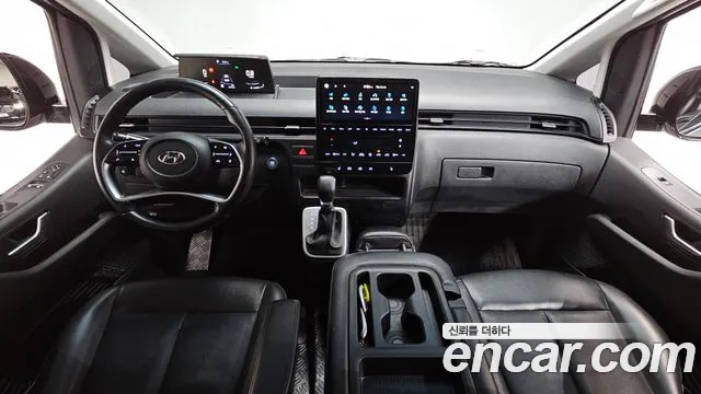 Hyundai Staria 2023 thumb 7