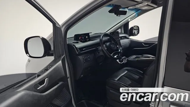 Hyundai Staria 2023 thumb 10