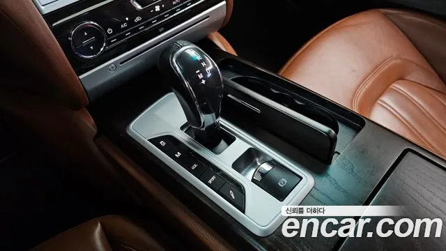 Maserati Quattroporte 2016 thumb 9