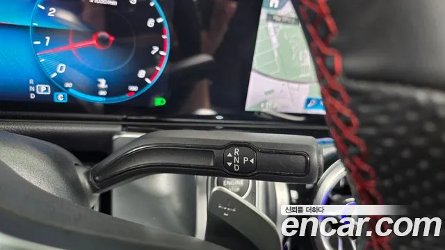 Mercedes-Benz GLB 2023 thumb 9