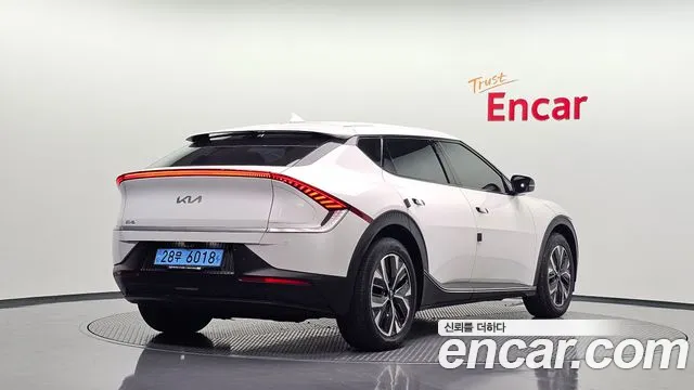 Kia EV6 2022 thumb 2