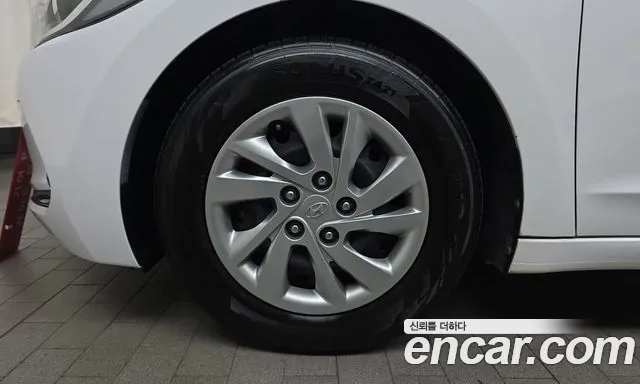 Hyundai Avante 2016 thumb 4