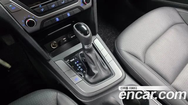 Hyundai Avante 2016 thumb 8
