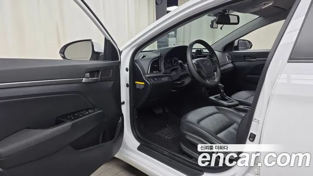 Hyundai Avante 2016 thumb 9