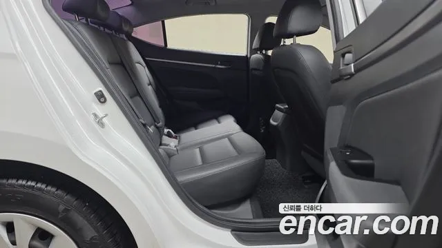Hyundai Avante 2016 thumb 10