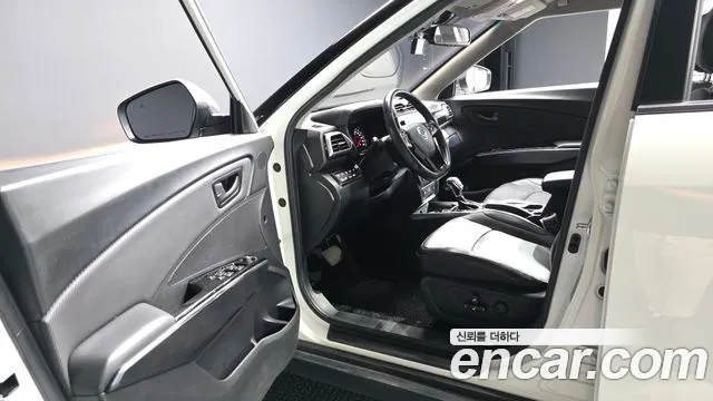 KG_Mobility_Ssangyong TIBOLI 2023 thumb 9