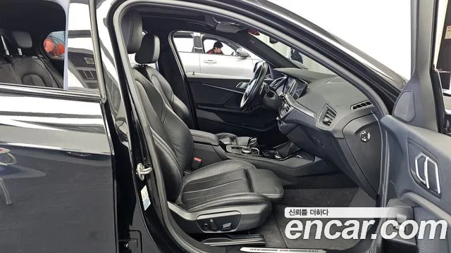 BMW 1-Series 2021 thumb 11