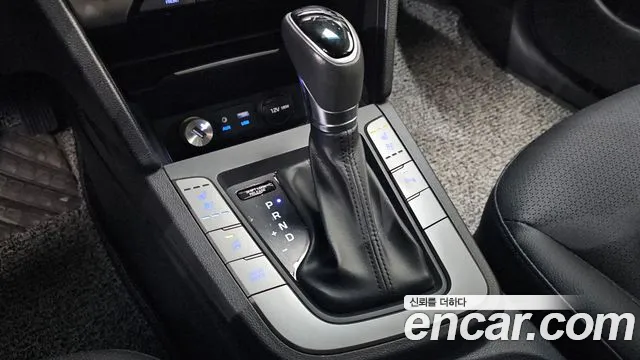 Hyundai Avante 2017 thumb 9
