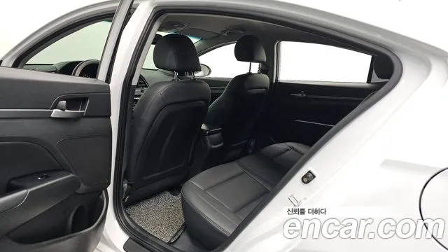 Hyundai Avante 2017 thumb 11