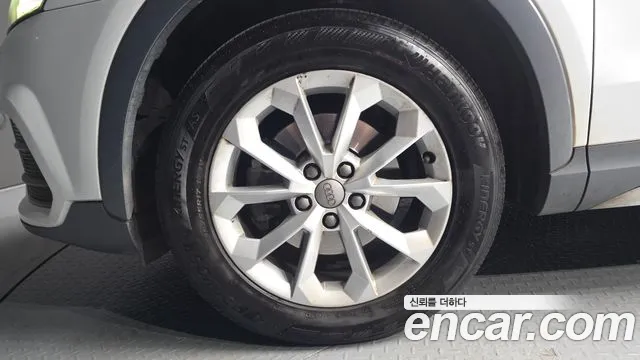Audi Q3 2015 thumb 5