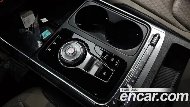 Kia Carnival 2024 thumb 9