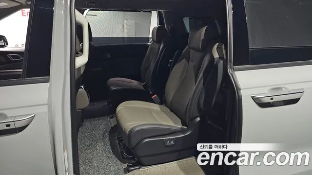Kia Carnival 2024 thumb 11