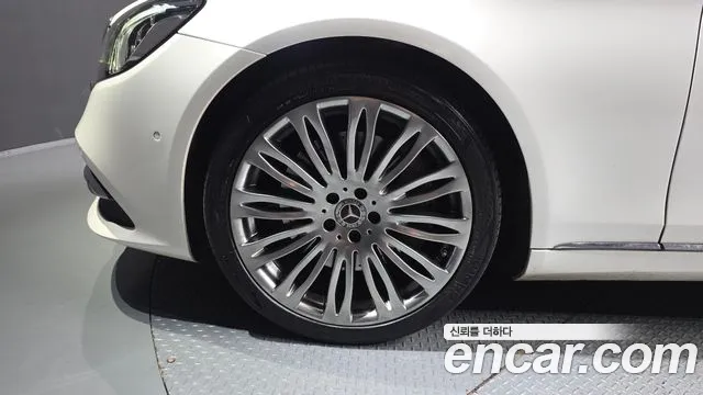 Mercedes-Benz S-Класс 2018 thumb 5